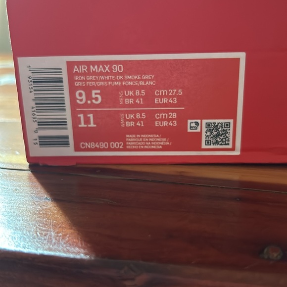 Nikes - Picture 10 of 10